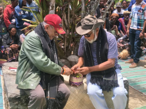 Eis Prezidente Timor Leste Kay Rala Xanana Gusmao ho Eis Prezidente Timor Leste, Jose ramos Horta mama hela malus iha Katrai Karaik, Lete Foho, Ermera  iha Sexta (17/9)
