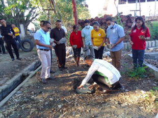 Ministru Obras Públikas (MOP), Abel Pires da Silva, tau hela fatuk dahuluk ba Konstrusaun Kantina Bondia, iha Kaikoli.