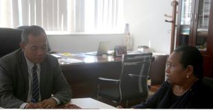 Ministru Justisa (MJ), Tiago Amaral Sarmento, dada lia hela ho Embaixadora Timor-Leste ba Portugal, Isabel Guterres.