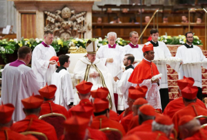 Biapu na&#039;in-21, inkluindu Arsebispu Arkedioseze Metropolitana Dili, Dom Virgílio do Carmo da Silva tuir hela serimónia investidura ne&#039;ebé prejide husi Papa Francisco iha Uma Boot Igreja Basilika São Pedro Vaticano Roma, sábadu (27/08).