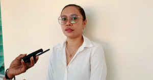 Kordenadóra programa moras fuan ONG Maluk Timor, Juliana dos Santos Sarmento, ko&#039;alia hela ba mídia iha klinika Reamare, tersa (31/05).