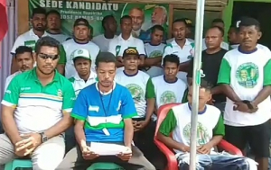 Movimentu Juventude Eis Merkadu Komoro hala’o konferénsia imprensa hodi deklara apoiu ba Kandidatu Prezidnete Repúblika, José Ramos Horta, iha Eis Merkadu Komoro, Fatuhada, sábadu (12/03).