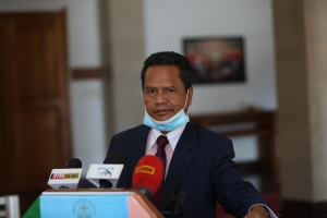 PPN Aniceto Longunhos Guterres Lopes, ko&#039;alia ba jornalista sira hafoin hasoru malu ho Prezidente da Republika, Dr. Francisco Guterres Lu Olo iha Palasiu Prezidensial Dili (01/7)