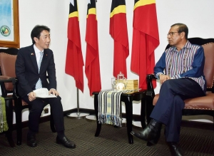  Primeiru-Ministru, Taur Matan Ruak  simu vizita kortezia Vise Ministru Parlamentar ba Negósiu Estranjeiru hosi Japaun, Nakayama Norihiro ho nia delegasaun, iha Palasiu Governu, iha Dili, (14/01)