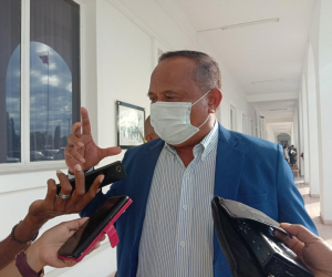 Ministru Asuntu Parlamentár no Komunikasaun Sosiál (MAPKOMS), Francisco Martins da Costa Perreira Jerónimo.