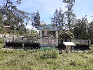Monumentu 1 Setembru Aifu ne&#039;ebé du&#039;ut buras tebes, tanba laiha ema atu kuidadu areadores monumentu ne&#039;e nian.