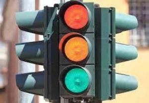 Sumaflo (lampu merah) ne&#039;ebe mota hela iha kapital Dili.