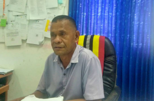 Diretór SEFOPE Baukau, Romualdo António de Souza ko’alia hela ba media iha kna&#039;ar fatin vila nova Baukau, tersa (12/07).