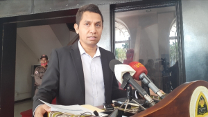 Ministru Obras Públika (MOP) Salvadór Pires ko&#039;alia hela ho jornalista sira iha Palásiu Governu.
