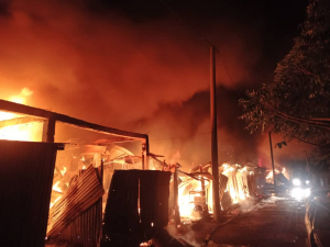 Komunidade Komoro nia uma ne&#039;ebe ahi ohin madrugada han mutuk. Kinta (29/07)