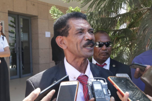 Ministru Asuntu Kombatentes Libertasaun Nasionál (MAKLN) Julio Sarmento &quot;Meta Mali&quot; ko&#039;alia hela ho jornalista sira iha Kuartel Jerál Fatuhada Dili, Kinta (20/08)