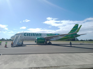 Aviaun Citilink, marka A 320 ne&#039;ebe tula pasiente nain-14 para hela Aeroportu Internasional Prezidente Nilcolau Lobato, Komoro, kinta (27/05).