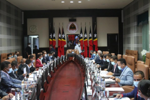 Membru Governu sira partiria hela reuniaun Konsellu Ministru iha momentu balun liuba.