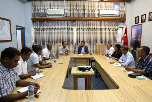MOP, Abel Pires da Silva, ho MPM, Victór da Conceição Soares hamutuk ho ekipa tékniku sira hala’o hela enkontru iha Gabinete MPM, Fomentu Dili.