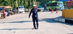 PNTL Baukau liuhusu Seksaun Polísia Tranzitu Munísipiu Baukau, halo hela chek point iha vila antiga Baukau, tersa (26/04).