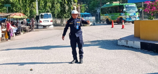 PNTL Baukau liuhusu Seksaun Polísia Tranzitu Munísipiu Baukau, halo hela chek point iha vila antiga Baukau, tersa (26/04).