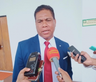 MESSK. Longuinhos dos Santos ko&#039;alia hela ba jornalista sira iha Parlamento Nasional