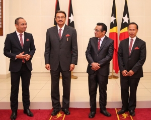 Foto hamutuk PR Lu Olo ho embaixador nain tolu ne&#039;ebe simu pose iha Palasiu PR Aitarak Lalarn (11/08)