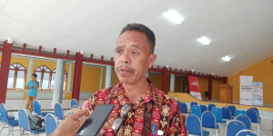 Diretór servisu edukasaun Munísipiu Baukau, Augusto Ornai Ximenes ko&#039;alia hela ba www.tempotimor.com iha salaun sentru konvensaun baukau vila antiga, kuarta (30/03).
