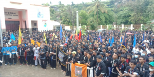 Membru Arte Marsiais sira hamrik hela iha resintu katedral vila antiga Baukau, kinta (09/06).