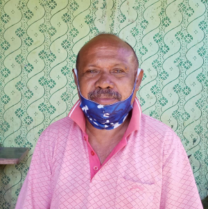 Xefe Suku Bekora, António da Silva Soares, ko&#039;alia hela ho jornalista www.tempotimor.com iha nia rezidensia Bekora, domingu (09/5).