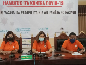 Ekipa Komisaun Interministerial ba Implementasaun Vasina Covid-19, relata hela dadus kona-ba progresu vasinasaun Covid-19 iha salaun MSSI, kaikoli, sesta (23/07). 