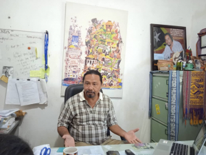 Diretór Asia Justice and Rights (AJAR), José Luís Oliveira, ko&#039;alia hela ba www.tempotimor.com iha kna&#039;ar fatin Farol, sesta (14/05).