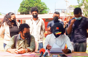 Grupu Juventude Munisípiu Covalima (GJMC) hala&#039;o hela konferénsia imprensa iha Restaurante Benifica-Dili, hodi fó apoiu ba Espoza Primeiru Ministru, Isabel Fereira, kandidata-an ba Prezidente Repúblika, kinta (7/10).