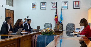 Ekipa TIC Timor, I.P enkontru hela ho Reitór UNTL, João Soares Martins, iha sala Video Konferénsia UNTL, tersa (17/10).