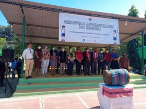 Vise Ministru Edukasaun Juventude no Desportu Antonio Guterres hamutuk ho Embaixador Australia no Parseiru sira seluk hafoin reativa EBC Esperanca da Patria Becora 
