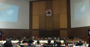 Eis Prezidente da Republika no Xefe negosiadór prinsipal Fronteira Marítima, Xanana Gusmão halo aprezentasaun iha Parlamentu nasional kona ba razaun alterasaun ba leis ne&#039;ebe governu propoin ona ba Parlamentu Timor Leste, (16/07)