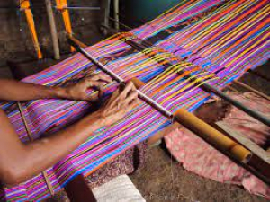 Produsaun Tais Timor.