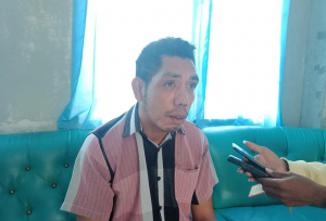 Diretór Diresaun Teras Propriedade (DTP) Munisípiu Baukau, Raimundo de Jesus Barros ko&#039;alia hela ba media sira iha kna&#039;ar fatin vila nova Baukau, segunda (24/01).
