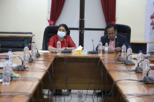Ministra Saúde (MS) dr. Odete Maria Freitas Belo, MPH ho Vise-Ministru Saúde (VMS) Sr. Bonifácio Mau Coli dos Reis Lic.SP hala’o enkontru ho Pilar ida (1) to’o sia (9) ko’alia kona-ba preparasaun prevensaun Covid-19 nian ba loron finadu nian, iha  Palácio das Cinzas, Caicoli, Dili (29/10)