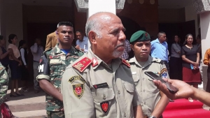 Major Jeneral F-FDTL, Lere Anan Timur ko&#039;alia hela ba Jornalista sira hafoin partisipa misa agradesimentu ba loron Deklarasaun Unilateral Indepdencia TL ba dala 44 iha igrja Katedral Dili (27/11)