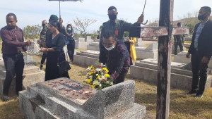 Prezidente da Republika, Dr. Francisco Guterres Lu Olo, Kari Ai Funan iha rate Eis Xefe do Concelho no Eis Sekretariu CDF, Saudozu Nino Konis Santana nian, iha Jardim Eroi Metinaro, iha segunda (2/11)