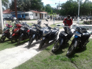 Motorizada sira ne&#039;ebé durante ne&#039;e hetan na&#039;ok husi grupu Naok-teen rona malu (Nakroma) PNTL munisípiu Dili prende ona no para hela iha resintu Komando Dili, iha Kaikoli, kuarta (27/01)