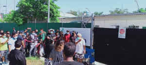 Ministra Saude Odete Maria Freitas Belo  wainhira dada lia ho Prezidente CNRT iha Vera Cruz, Segunda (12/4)