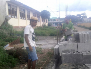 Badaen sira hada hela moru protesaun iha eskola EBF vila nova Baukau, tersa (15/03).