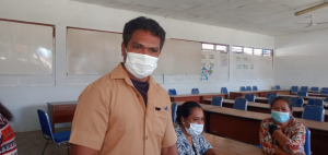 Diretór Ensinu Sekundáriu Jerál númeru 4 Setembru UNAMET, Sergio Alfredo da Cruz ko&#039;alia hela ba média sira iha Eskola 4 Setembru UNAMET Balide, kuarta (21/07). 