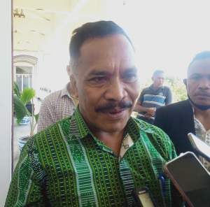 Sekretáriu Estadu Formasaun Profisional no Empregu (SEFOPE) Alarico Dorosario koalia hela ho jornalista iha Edifisiu MNEK pantai kelapa Kinta (27/8).