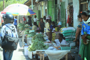 komunidade la fa&#039;an iha Merkadu maibe nafatin fa&#039;an iha Troatoar Leten 