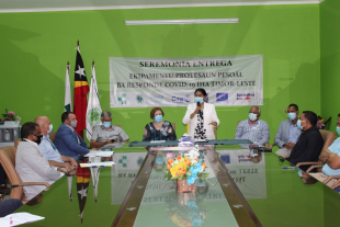 Ministra Saude Timor Leste, Dra. Odete Belo halo hela diskursu iha seremonia entrega ekipamentu protesaun pesoal husi UNICEF (25/8)