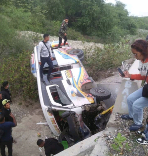 Asidente ne’ebé akontese Bus baku fila iha Lalaeia, sesta (31/12).