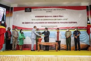 Prezidente Repúblika, Francisco Guterres &#039;Lú Olo&#039; lansamentu hela livru sasukat ba estadu direitu demokrátika, iha salaun Laline Larigutu CNE, kinta (12/08).