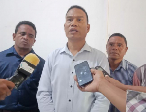 Diretór Servisu Segúransa Alimetar Nasionál, Rofinho Soares Gusmão ko&#039;alia ba mídia iha Vila nova Baukau, tersa (05/04).