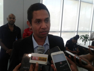 Ministru Obras Públika Salvador Pires ko&#039;alia hela ba Jornalista sira iha Ministeiru Finansas Ai Tarak Laran Dili