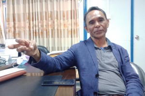 Prezidente Komisaun B Parlamentu Nasional, Jose Agustinho Siquera, Somoxto koalia ba jornalista Tempo Timor iha nia gabinete iha Parlamentu Nasional (28/8)