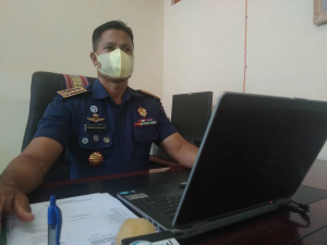 Komadante Komandu PNTL Baucau, Superintendente Xefe Armando Monteiro ko’alia hela ba jornalista sira iha kna&#039;ar fatin, kinta (21/10).