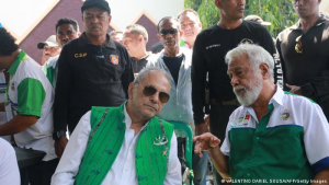 Prezidente Partidu Congresso Nacionál de Reconstrução de Timor (CNRT), Kay Rala Xanana Gusmão, dada lia hela ho Kandidatu Prezidente Repúblika, José Ramos Horta, iha momentu balun liuba.